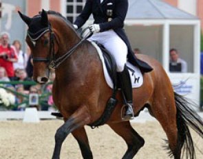 Isabell Werth and El Santo at the 2015 CDI Wiesbaden :: Photo © LL-foto