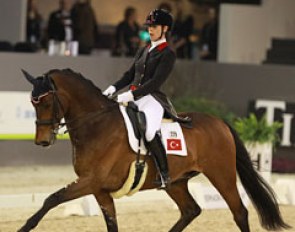 Dutch based Turkish rider Ceylan Avinal on Zygrande le Coupied (by Krack C)