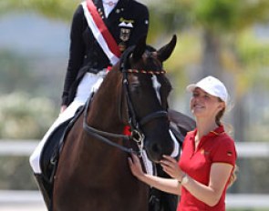 Semmieke Rothenberger wins silver, sister Sanneke holds Dissertation during the prize giving ceremony