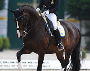 Mathilde Hannell on Deela Mae