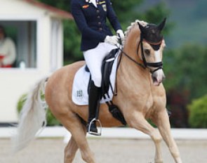 Linda Erbe on Dujardin B
