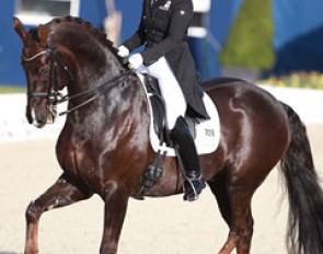 Anna Kasprzak on Donnperignon