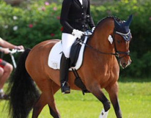 Victoria Wahlin on Janine