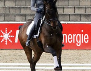 Jenny Lang on her small tour horse Diamond Song OLD