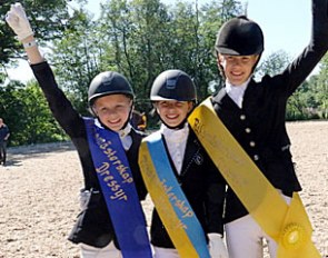 The 2016 Swedish Children medalists Blanca Bosson, Clara Isaksson, Clara Stetter :: Photo © Svensk FN