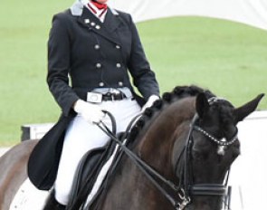 Piaffe Performance awards Susan Jones with the Adult Amateur Achievement Award for her dedication to dressage and efforts with competing throughout the Global Dressage Festival with Connaisseur, Reliance, and Lindor’s Finest