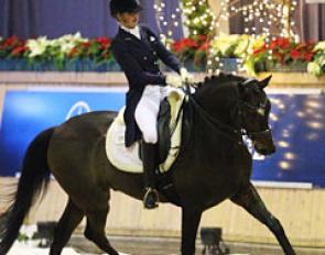 Ninya Wingender on Royal Flasky Jack