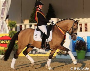 Nadine Krause on her home bred Clooney, winner of the 5-year old final at the 2017 Bundeschampionate :: Photo © LL-foto