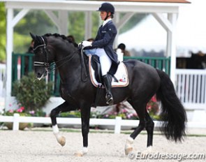 Fanny Verliefden and Indoctro van de Steenblok at the 2017 CDIO Compiegne :: Photo © Astrid Appels