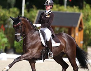 Laura Luyten and Dark Chocolate