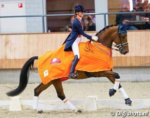Daphne van Peperstraten and Cupido at the 2017 Dutch Indoor Championships :: Photo © Digishots