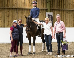 Jill and Emma Blundell with Dutch breeders Anna and Jan Schuil who bred Furstin Totilas (by For Romance out of Totilas' dam by Glendale)