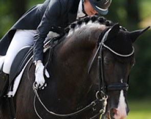 Charlotte Fry pats Everdale
