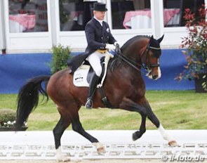 Hubertus Schmidt on Escorial (by Estobar x Furst Piccolo)