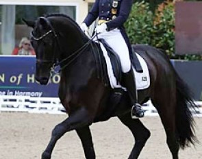 Fabienne Lutkemeier and Fabregaz were favourites for the Hamburg Dressage Derby but uncharacteristic mistakes in the Grand Prix kept them out of the horse change finals