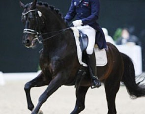 Marc Boblet on the Hanoverian licensing champion Soliman (by Sandro Hit x Donnerhall). The stallion was constantly tilted to the left and was not through in the bridle, but the horse has talent and shows promise for the future