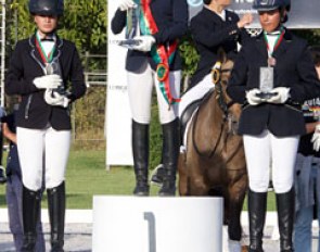 The children's podium with Mafalda Deitado, Francisca Castro Monteiro, and Catarina Melo at the 2017 Portuguese Championships :: Photo © Rui Pedro Godinho