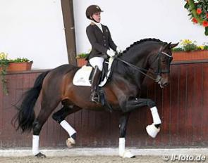 Theresa Nilshagen and Follow Me OLD at the spring breeders meeting in Lodbergen in April 2017 :: Photo © LL-foto