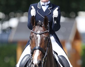 Danielle van Mierlo on Azzurro gives a thumbs' up