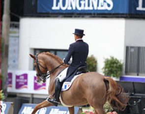 Pierre Volla on Badinda Altena. The French team watching from above