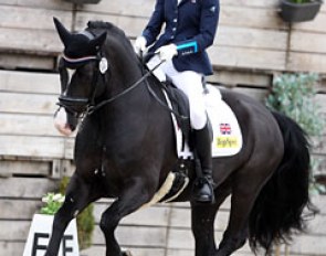 Holly Kerslake on Valhallas Zorro