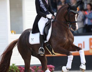 Kirsten Brouwer and Sultan des Paluds in their lap of honour