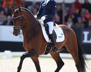Adelinde Cornelissen on Henkie