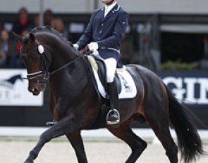 Russian Evgeny Sharangovich on Natalia Bronnikova's KWPN stallion Hummer (by Jazz x Michelangelo). Very talented horse with impressive gaits, but the training was not up to par