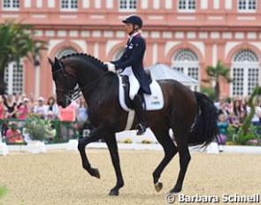 Ingrid Klimke and Franziskus win the national Louisdor Cup qualifier at the 2017 CDI Wiesbaden :: Photo © Barbara Schnell