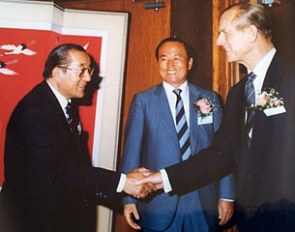 General Johnson Kim (KOR), left, with FEI President HRH Prince Philip in 1986 in Korea.