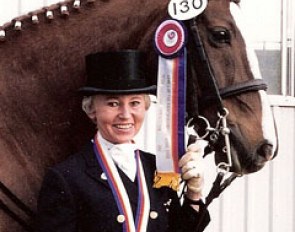 Evi Pracht and Emirage with their Olympic team medal in 1988