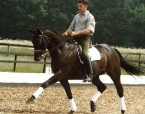 Ludo Verbraeken and Juturn training at home at Dressage stable De Steppe in Mol, June 1998 :: Photo © Mary Phelps