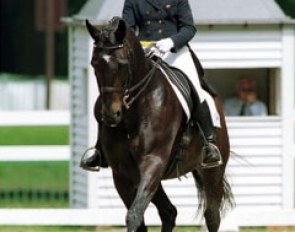 Anne van Neste-d'Ieteren on Iguazu at the 1998 CDI Schoten :: Photo © Dirk Caremans