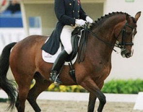 Richard Davison and Hiscox Askari at the 1999 European Championships in Arnheim :: Photo © Dirk Caremans