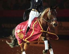 Anky van Grunsven and Bonfire Win the 1999 World Cup Finals in Dortmund :: Photo © www.caremans.be
