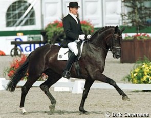 Holga Finken on Wahajama at the 1999 World Young Horse Championships :: Photo © Dirk Caremans