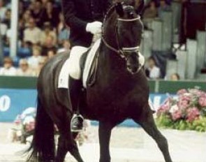 Dr. Ulf Möller on Sandro Hit :: Photo © Mary Phelps