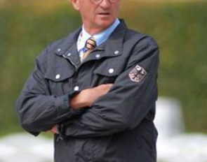 Jurgen Koschel training his students at the 2008 CDIO Aachen :: Photo © Barbara Schnell