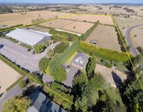 Sunbury Lodge: a Magnificent Lifestyle or Business Property for Sale in Kyneton (VIC), Australia 