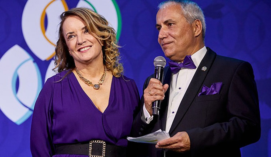 Co-presenting with FEI President Ingmar De Vos during the FEI Awards Ceremony in Cape Town (RSA) in November 2022. We are two very different people, but together we make a great team!