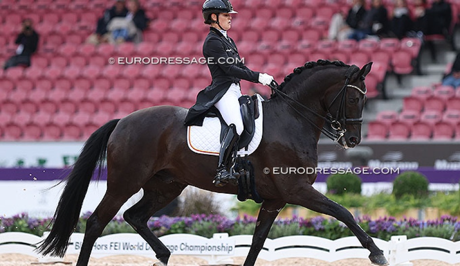 Lore Vandeborne and Ikke-Pia van de Bergerhoeve at the 2022 World Championships in Herning :: Photos © Astrid Appels
