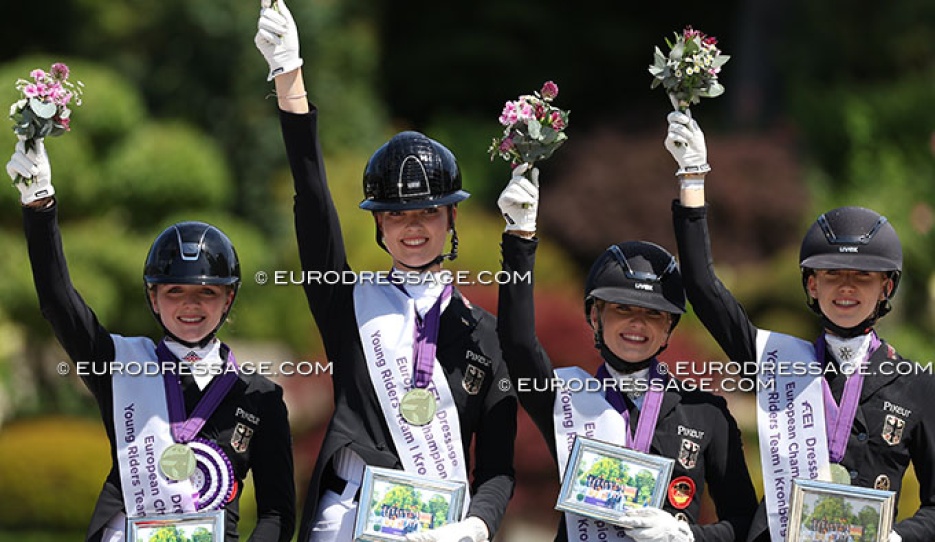 Gold for Germany: Rose Oatley, Celestine Kindler, Lana-Pinou Baumgurtel, Lucie-Anouk Baumgurtel :: Photos © Astrid Appels