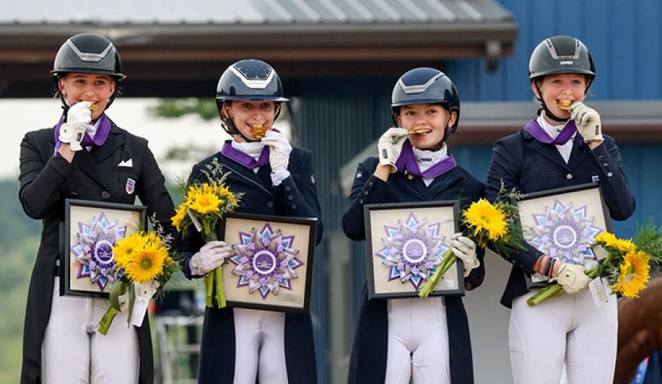 Eila Fisk, Lark Heckman, Alexis Troutman and Lauren Polk earned gold for Region 3 :: Photo © US Equestrian)