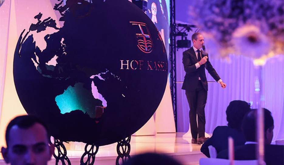 The charity auction of Tarek Lohaus' globe sculpture raised €36,000:: Photo © SehrwieViel