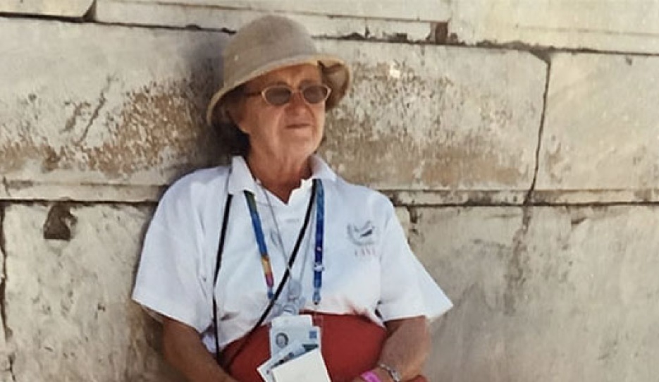 Gwynne Rooke at the 2004 Athens Olympics :: Photo courtesy of Barney Cummings, farrier.