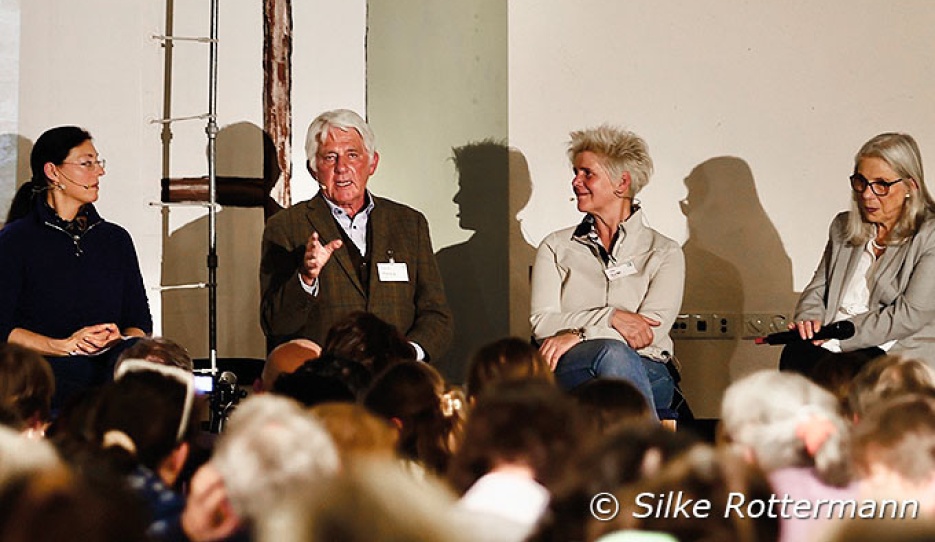 The Burgtagung podium in 2026: Anja Beran, Martin Plewa, Uta Gräf and moderator Brigitte Seidler :: Photo © Silke Rottermann