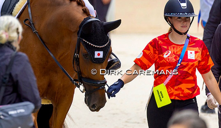 Soshi Yoshigoe and Javyro with groom Lynn Dohmen by their side at the 2024 Paralympics in Paris :: Photo © Dirk Caremans