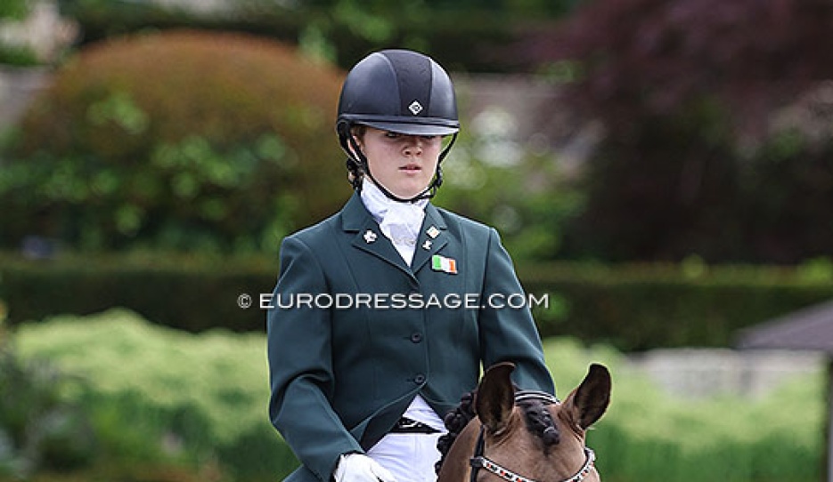 Maeve Deverell on Annaharvey Dunowen (ISH - 2013 gelding by Radolin (KWPN) out of Who Dun It (ISH). Breeder: Henry Deverell) at the 2023 European Children Championships :: Photo © Astrid Appels
