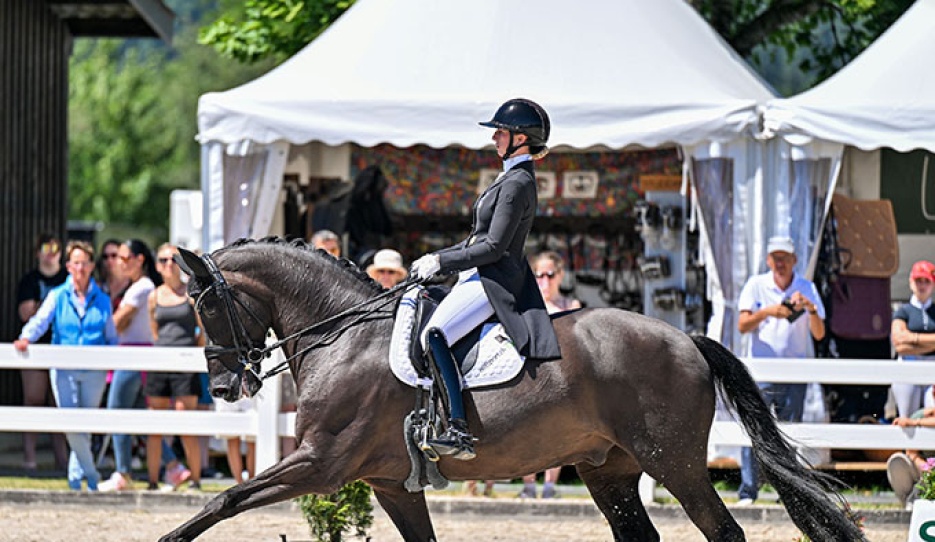 Charlotta Rogerson and Bonheur de la Vie at the 2026 Swiss Championhips