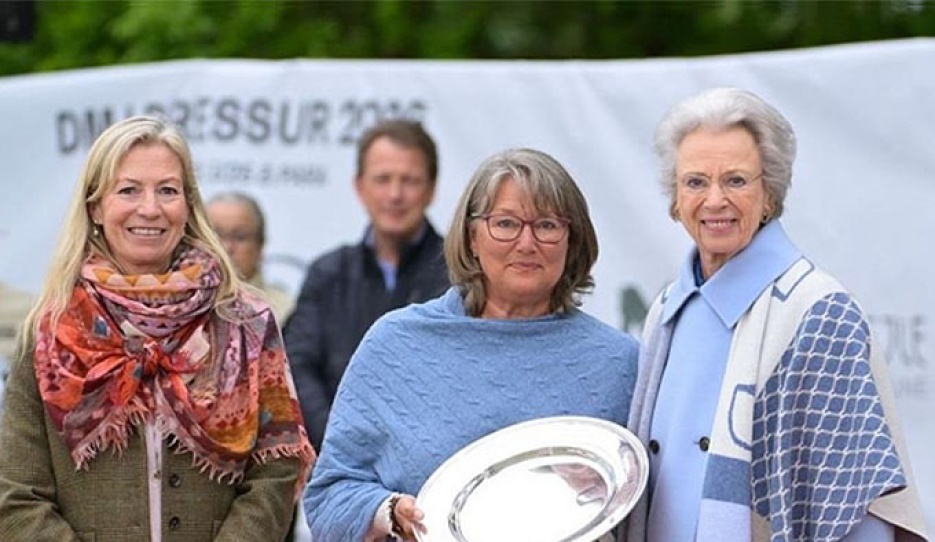Nicole Siesbye Suhr, who represented the Hartel/Siesbye family, Kimi Nielsen and HRH Princess Benedikte :: Photo © Ridehesten